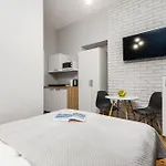 Apartman Przy Krzywym Domku Ltc -