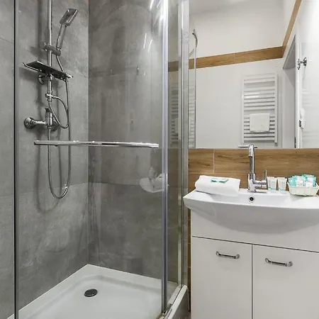 Przy Krzywym Domku Ltc - *